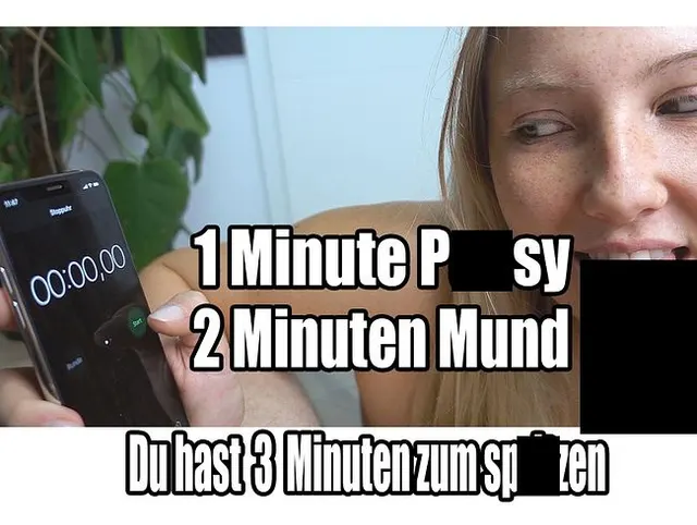 1 Minute Pussy ,2 Minuen Mund! Du hast 3 Minuten zum spritzen