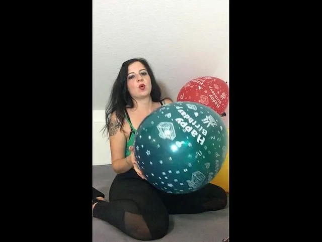 ***XXL-BALLONS AUFPUSTEN***