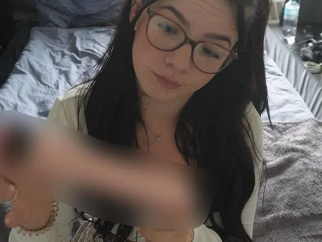 Passt der da überhaupt rein ? Ich probiere es mit dir aus !