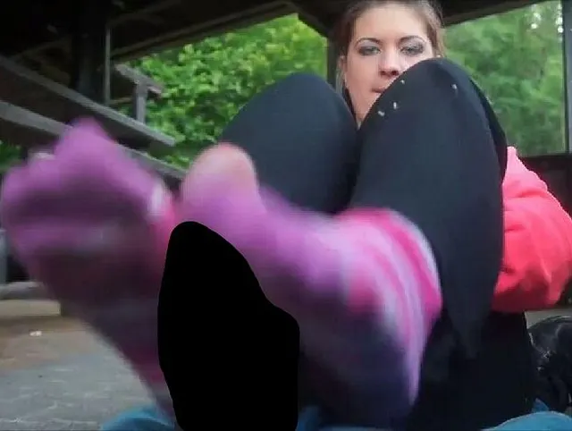 Blasen und stinke Socken Footjob
