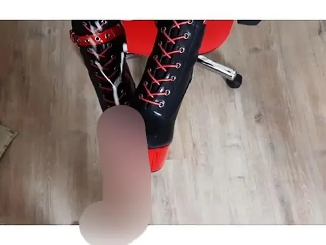Footjob Deluxe**
