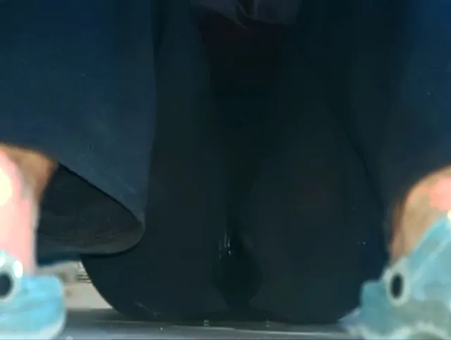 Einfach mal im Sitzen durch die Hose Pinkeln