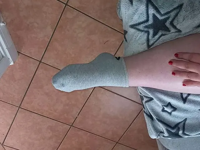 socken aus und eincremen