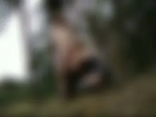 Devote Sau im Wald abgewichst