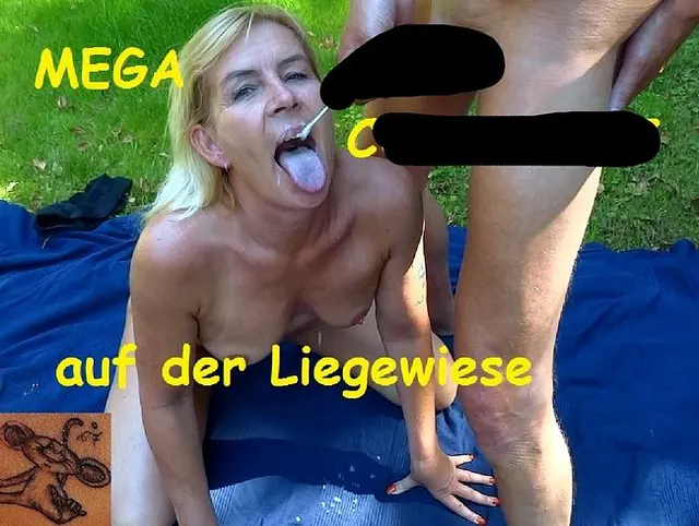 Mega Cumshot auf der Liegewiese