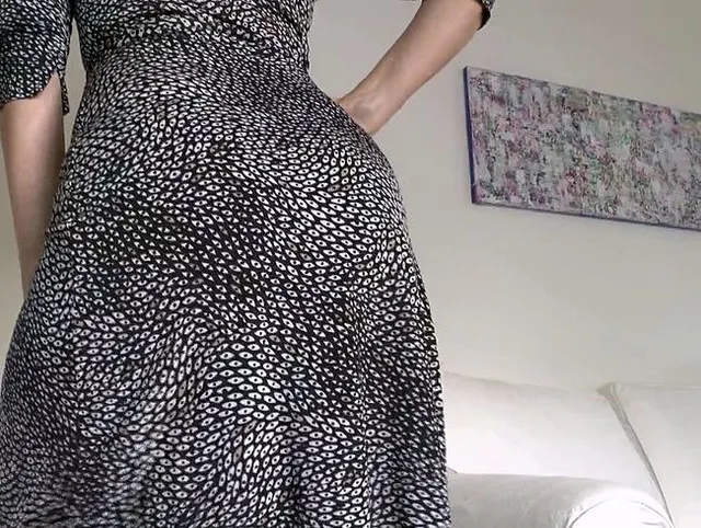 Kräftiges in der Hose wichsen und am Arsch riechen, Lady Victoria