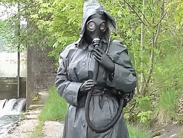 Sonntagsausflug Teil 3 - Latex,Klepper,Gasmaske