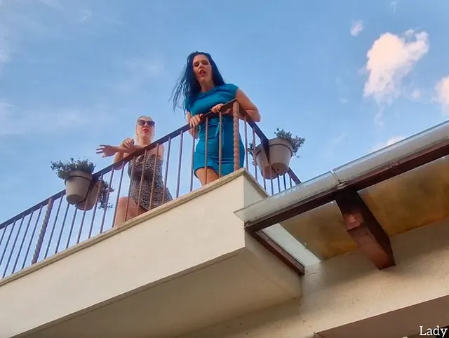 LOSER-ROMEO beim Spannen erwischt!!