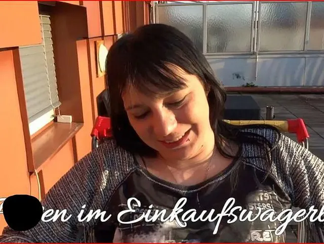 Ich pisse in das Einkaufswagerl