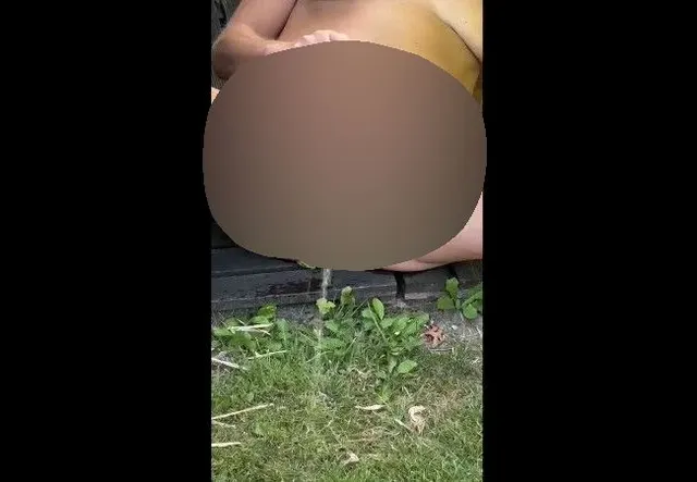 Dildo Ficken und Abpissen