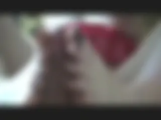Footjob mit nackigen Füssen