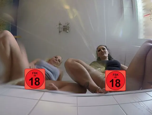 Pisse in Dein Gesicht !