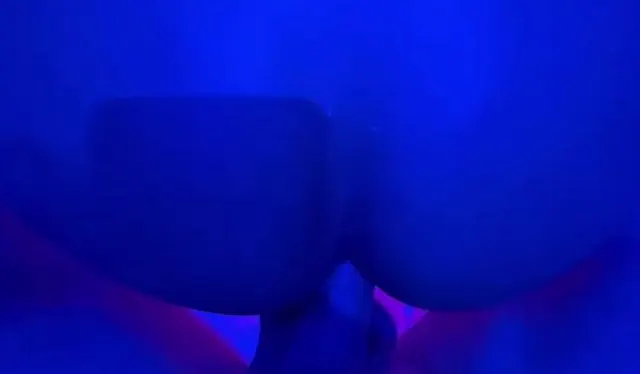 Vorschau aus MILF/Reife Frauen: Wir ficken im Whirlpool und er spritzt mir auf den Arsch - Einfach geil !