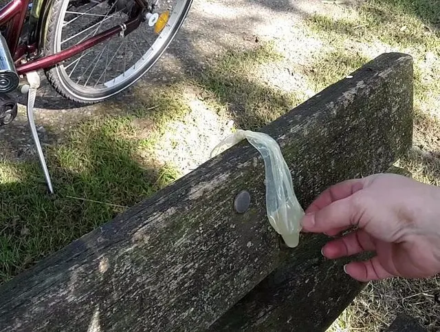 Fussbesamung mit gefundenen Sperma