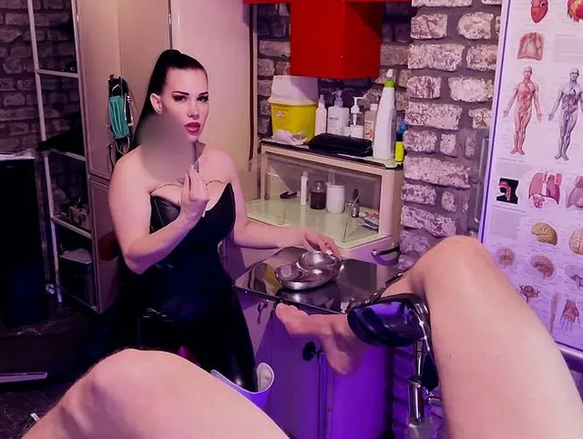 Göttin spielt sexy Dilator