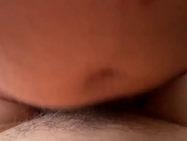 Ein User fickt meine haarige Moese und spritzt mir sein Sperma tief rein