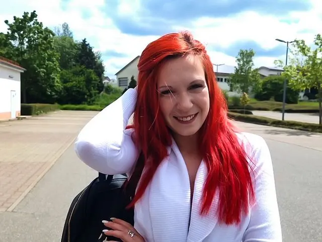Fick für ein Selfie? Mutiger User wird belohnt!!