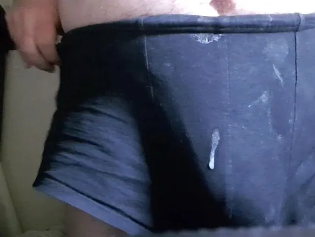 Sperma für dich - wichseflecken am Slip