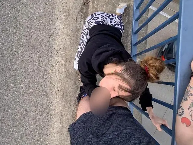 PUBLIC!! Auf einer AUTOBAHNBRÜCKE geblasen!!