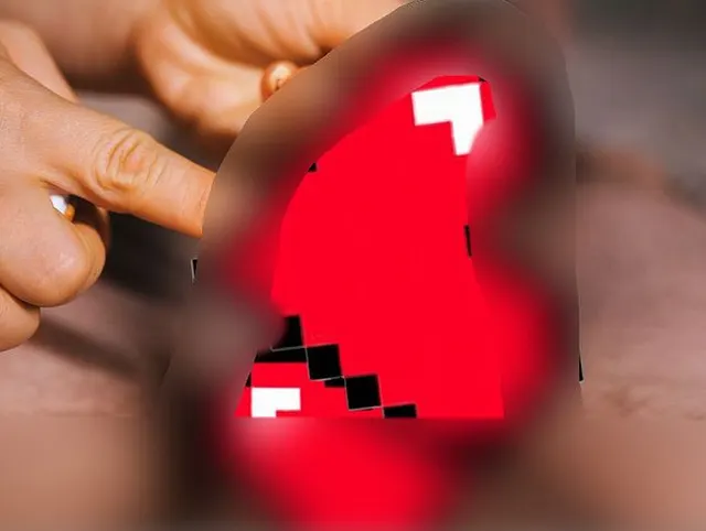 529 Lippenstift an einem Schwanz testen. Leckerer Blowjob mit verschmiertem Lippenstift.