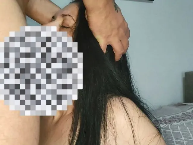 Latina Milf Schlampe nimmt nach dem Blowjob eine massive Gesichtsbehandlung