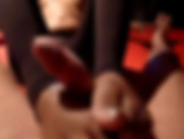 FOOTJOB BIS ZUM SPRITZEN !!!!!!!!!!!!!!