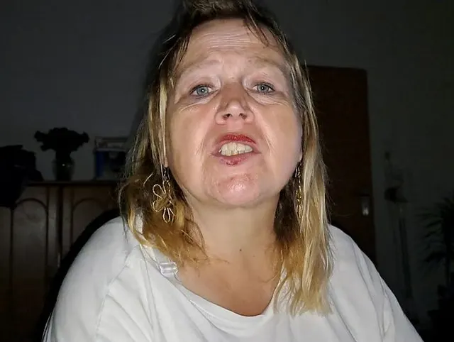 Gastfreundlich - POV Handjob