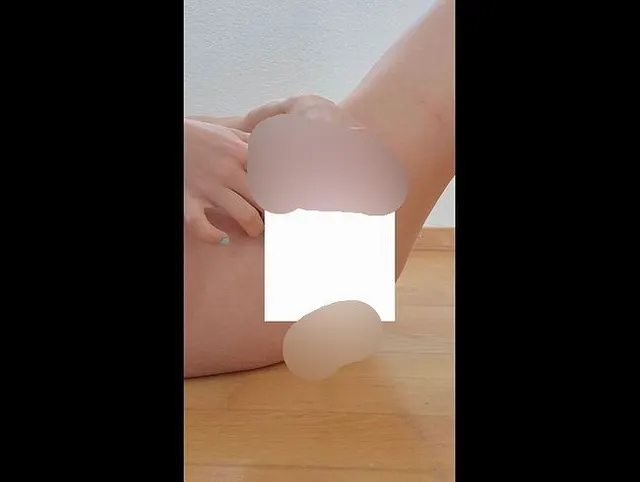 Wie viele Dildos passen in meine geile enge feuchte versaute Fotze? ;)