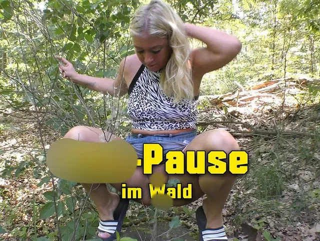 Pipi-Pause im Wald