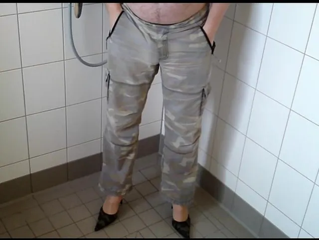 Pissen in Camouflage
