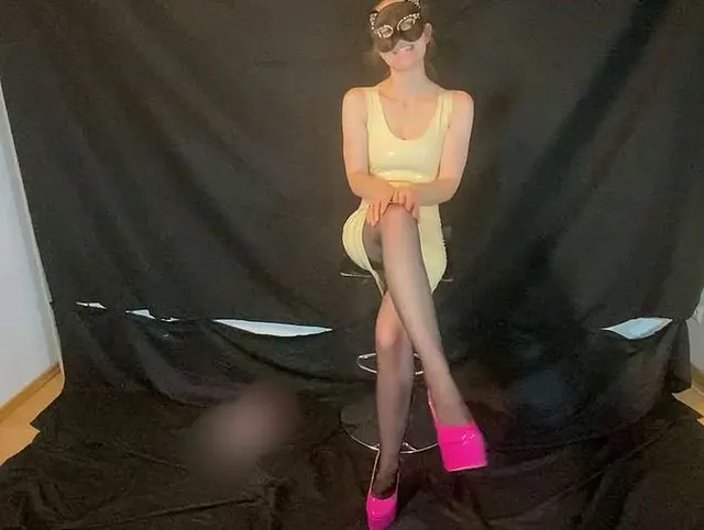 Latex-Hure Wunschvideo