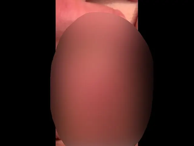 Dicke, rasierte Lady wird seitlich geil gefickt