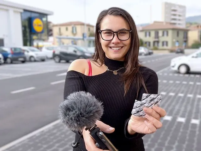 6 Männer gefragt! Teenie-Löcher-Zerstörung. Mein versautes Interview, mit oder ohne Kondom?