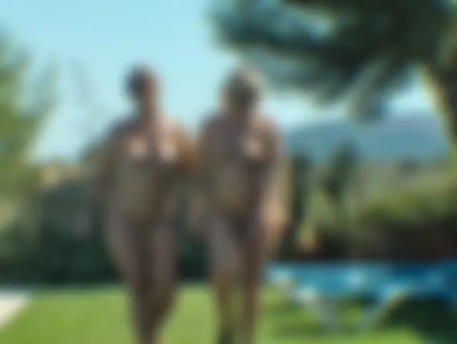 Hand in Hand im Urlaub