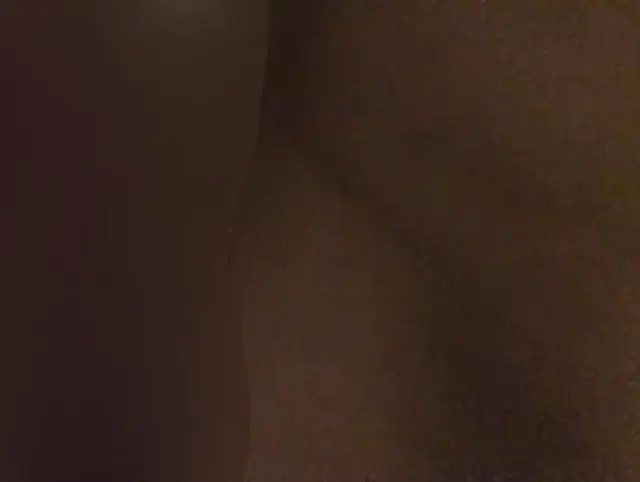 Neuer Dildo fickt feuchte Thai Pussy das erste mal