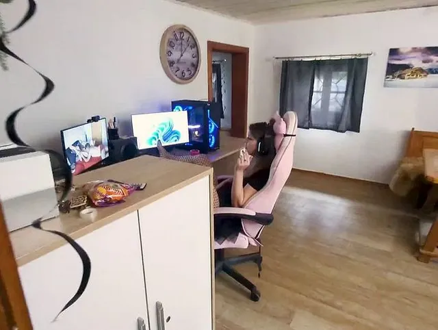 Pornostar fickt wieder einfach nur so rum