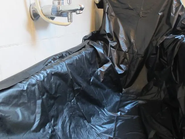 Meinen Ehemeister in der Badewanne angepisst