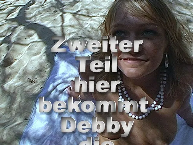 Debby (19) fickt gerne Outdoor am Strand