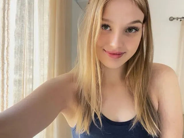 Ich mache DIRTYTALK und creme dabei meine kleinen BOOBS ein