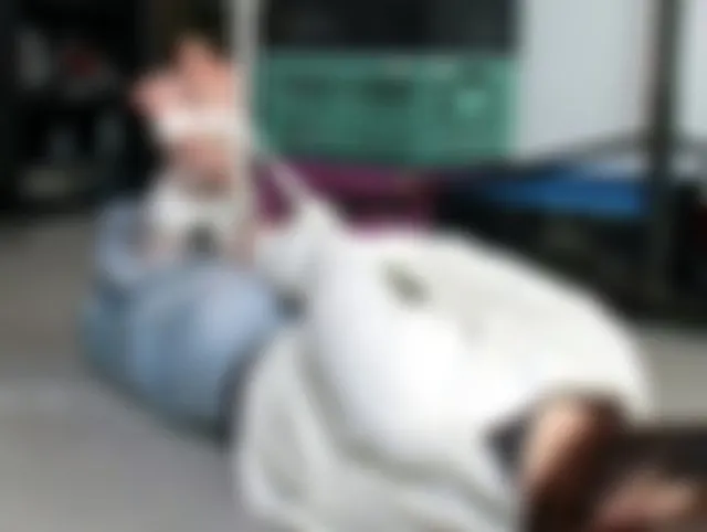 Hogtie mit Vibratorunterstützung