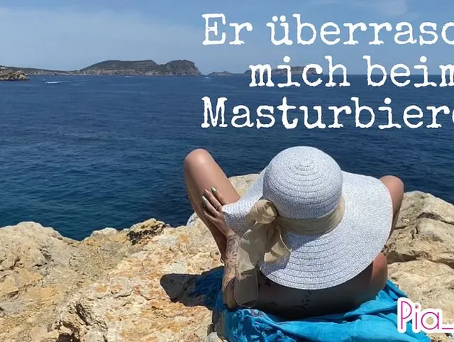 Er überrascht mich beim Masturbieren!