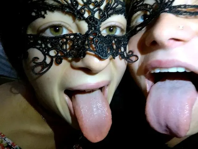 Double cumshot Poly-amory 1019 nights