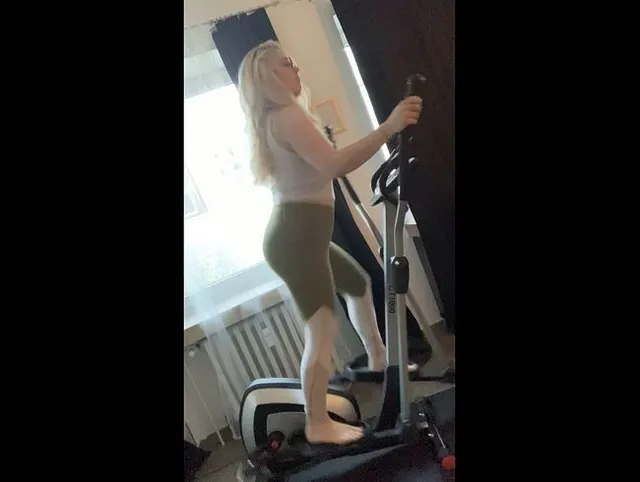 Next Public ;P beim Sport mit Plug gefickt ;)