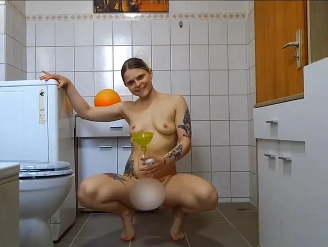 Fünf Pipi Flaschen von mir