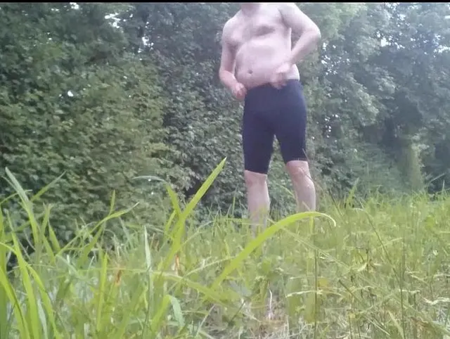Speedo Outdoor: Ausziehen am Kanal ** Badehose **