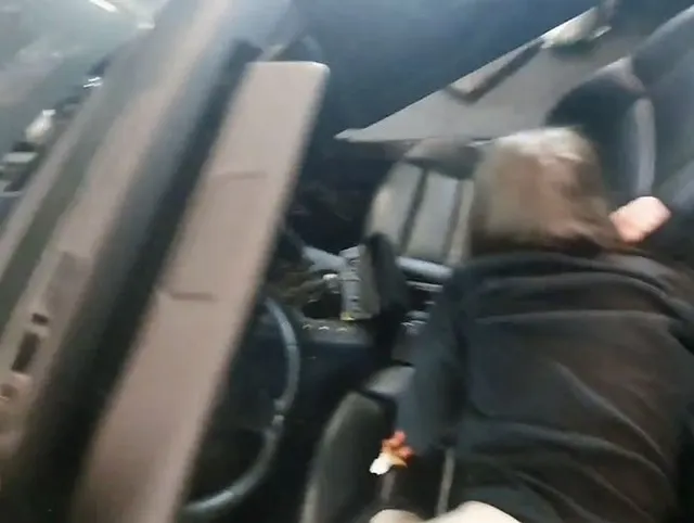 Teenie schön doggy beim arbeiten gefickt