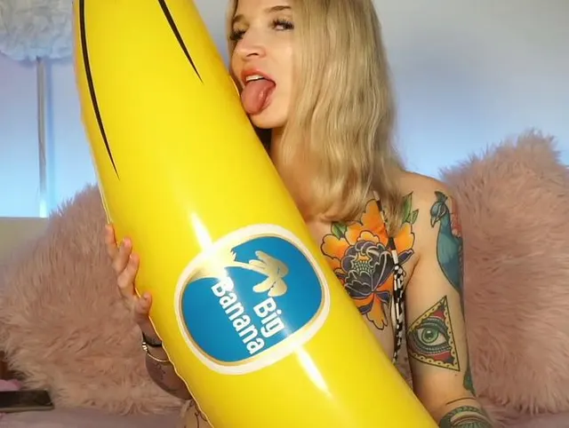 AUFBLASBARE Banane abgeritten bis zum Orgasmus