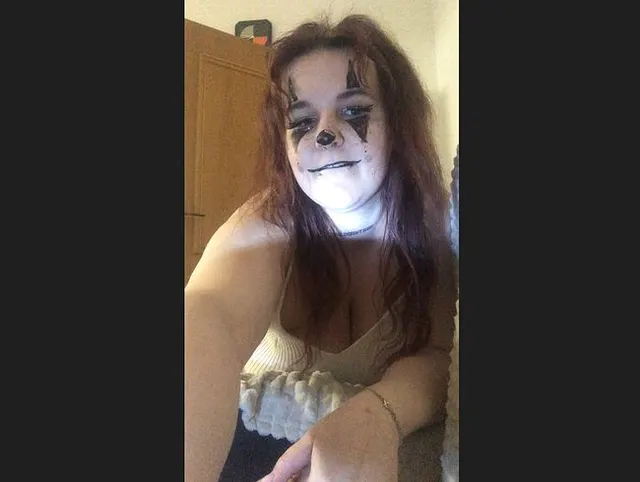 Halloween Special - Blowjob und Dildo für Mrs. Clown