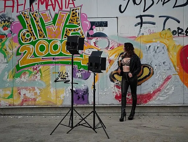 Ein Fotoshooting im Parkhaus endet im Überraschungsfick