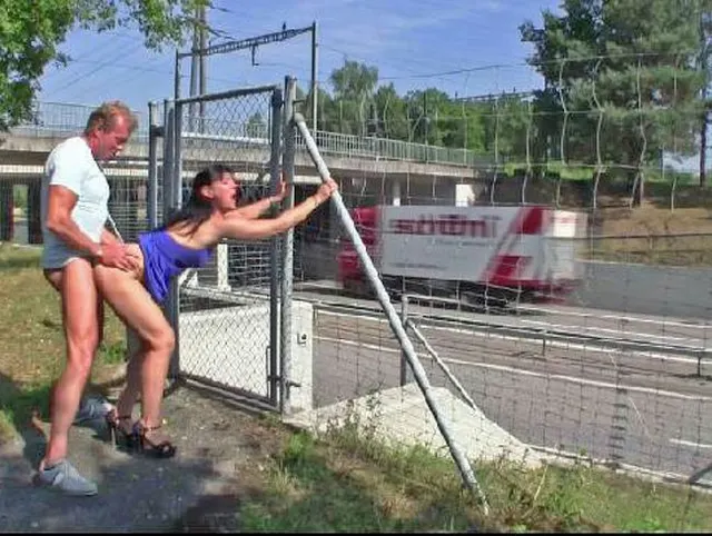 An der Autobahn wurde ich geil abgefickt